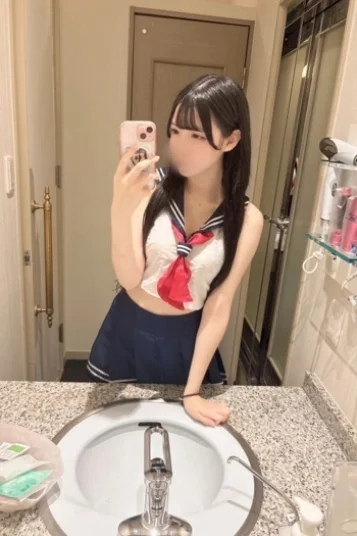 水瀬ななみ