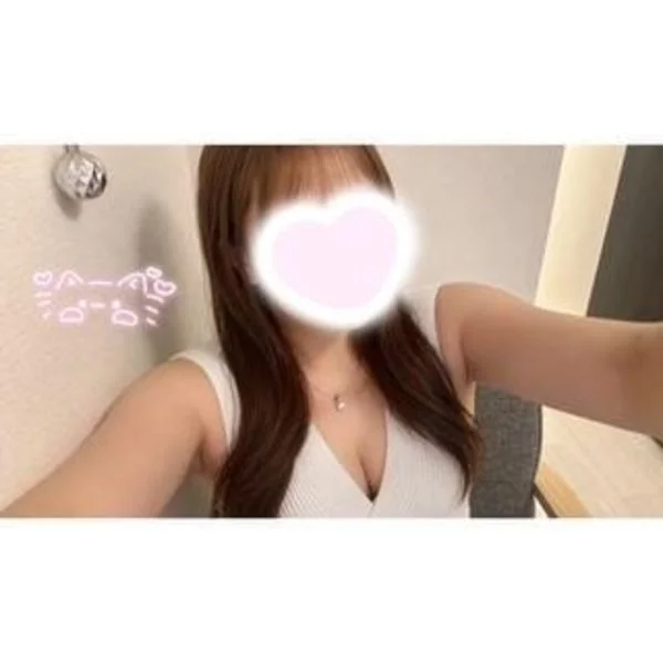今日は17:00〜23:00まで出勤してます🫧🤍