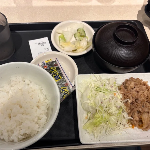 おなかすいた〜🤭🤭🤭