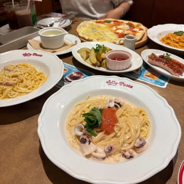予約の合間にみんなでご飯❤️
