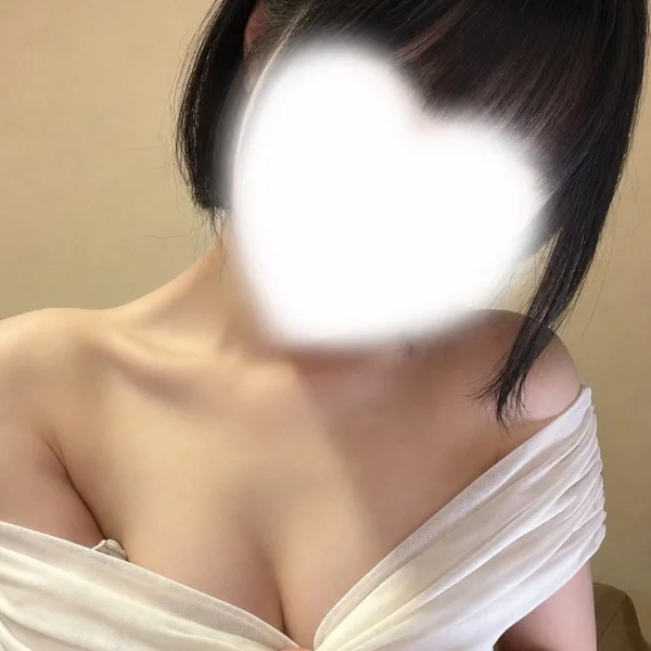 明日10時〜18時出勤🌼