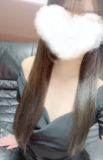 新人激かわ ゆな