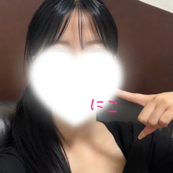 にこです
