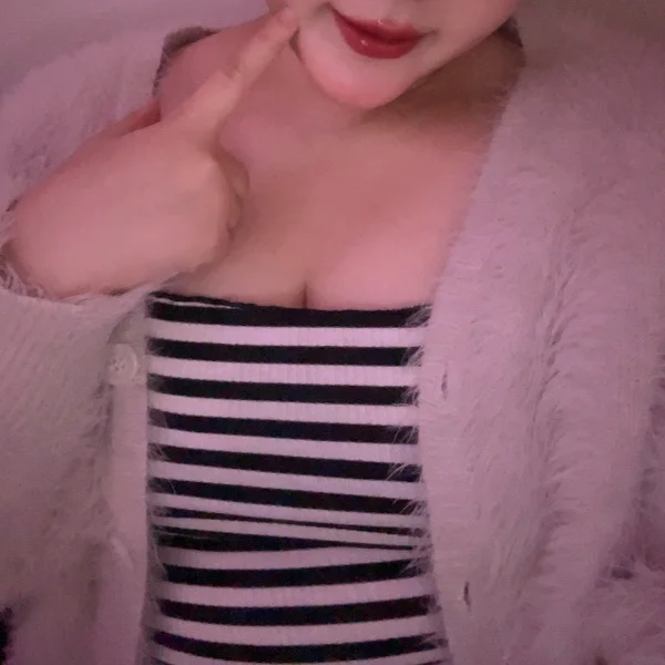 ⸜( ◜◝ )⸝