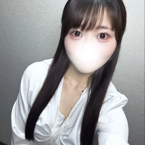 ワイシャツ羽織って待ってます🤍