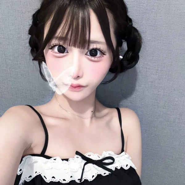 今日と明日いてるよん>᎑<