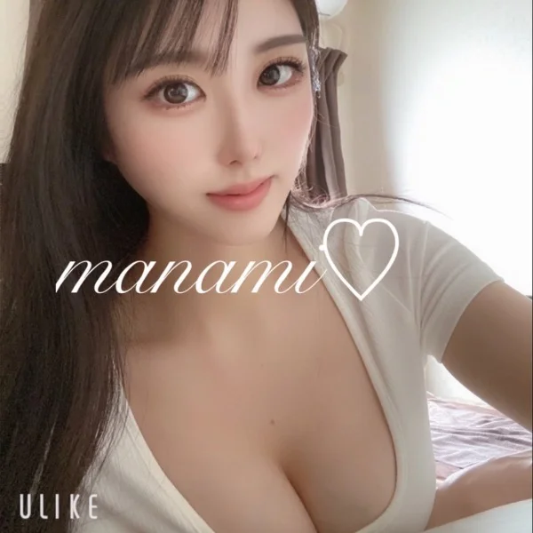 胸元ゆるゆる女