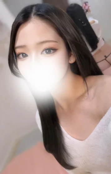 錦戸るな(22)