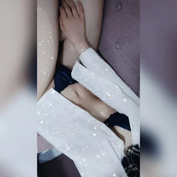 へそチラッ🩵