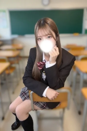 水瀬ひな