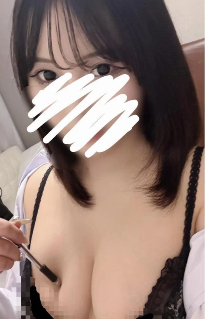 何してるの〜??⸝⸝>_<⸝⸝