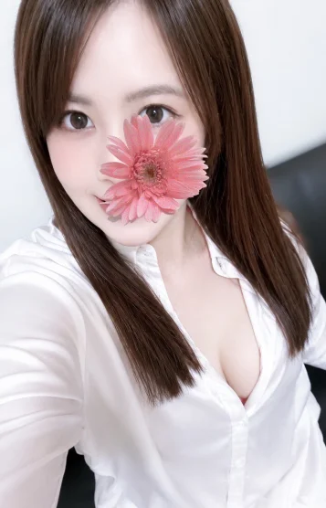美波ここ