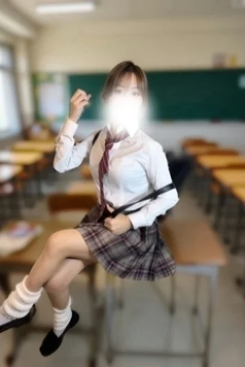 平井じゅな