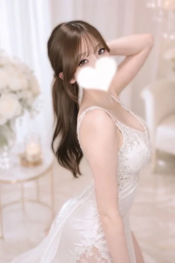 真白なぎ