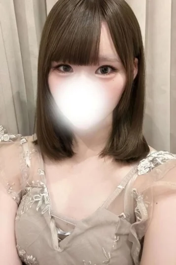 凪 ひなこ