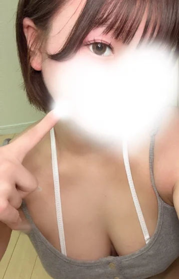 露晴もえ