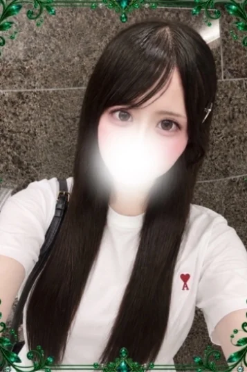 楓ちなつ