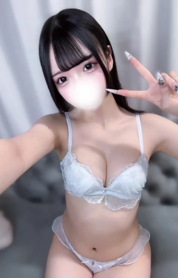 水瀬 ななみ